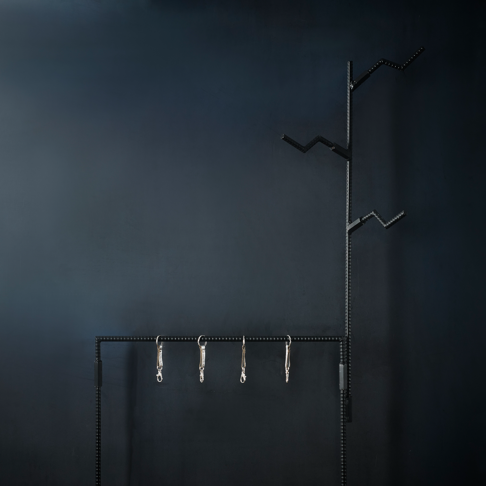 多種多様なランタンスタンド - アイアン家具・キャンプギア専門通販